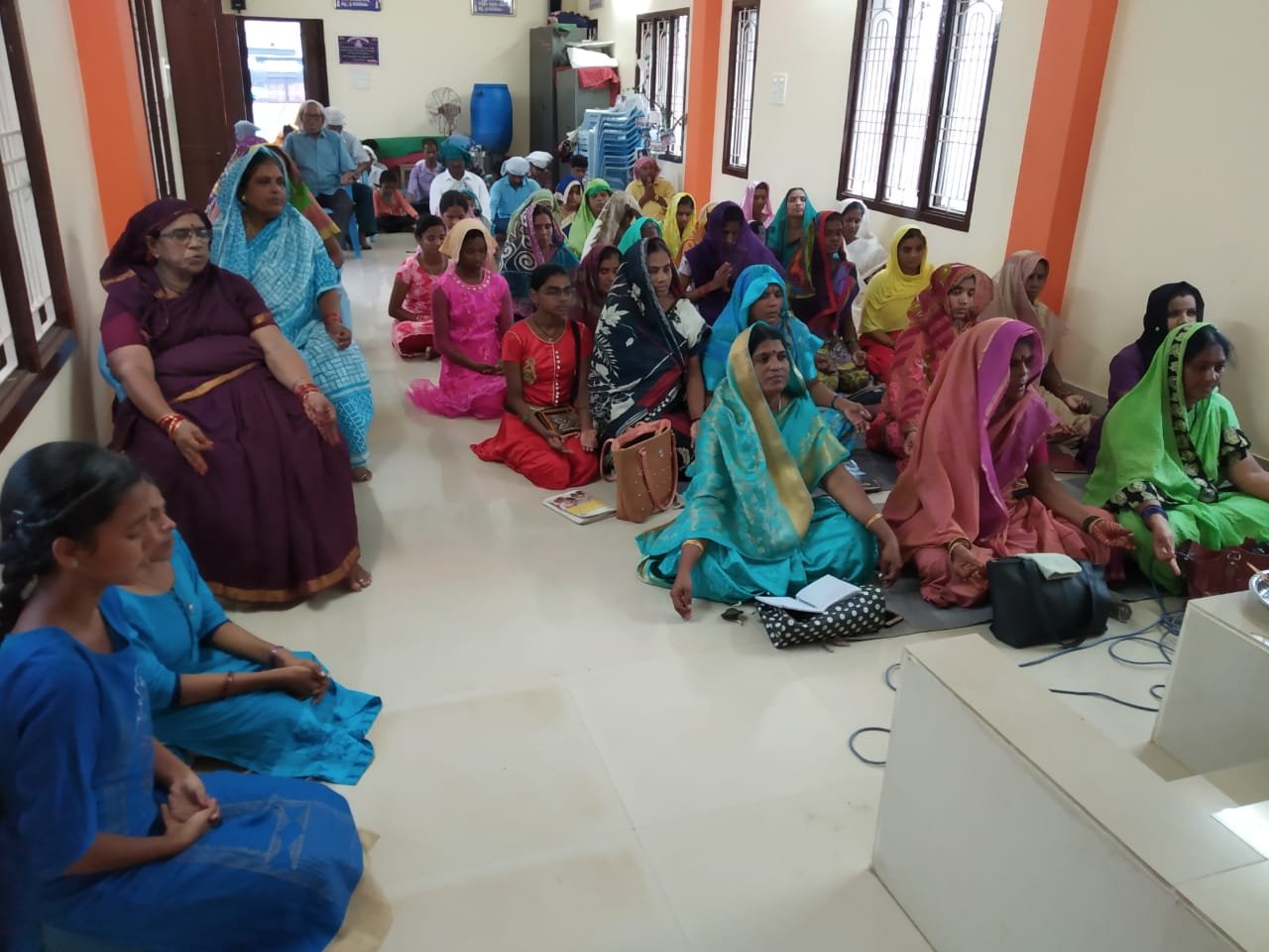 సభ్యులు ధ్యాన సాధన