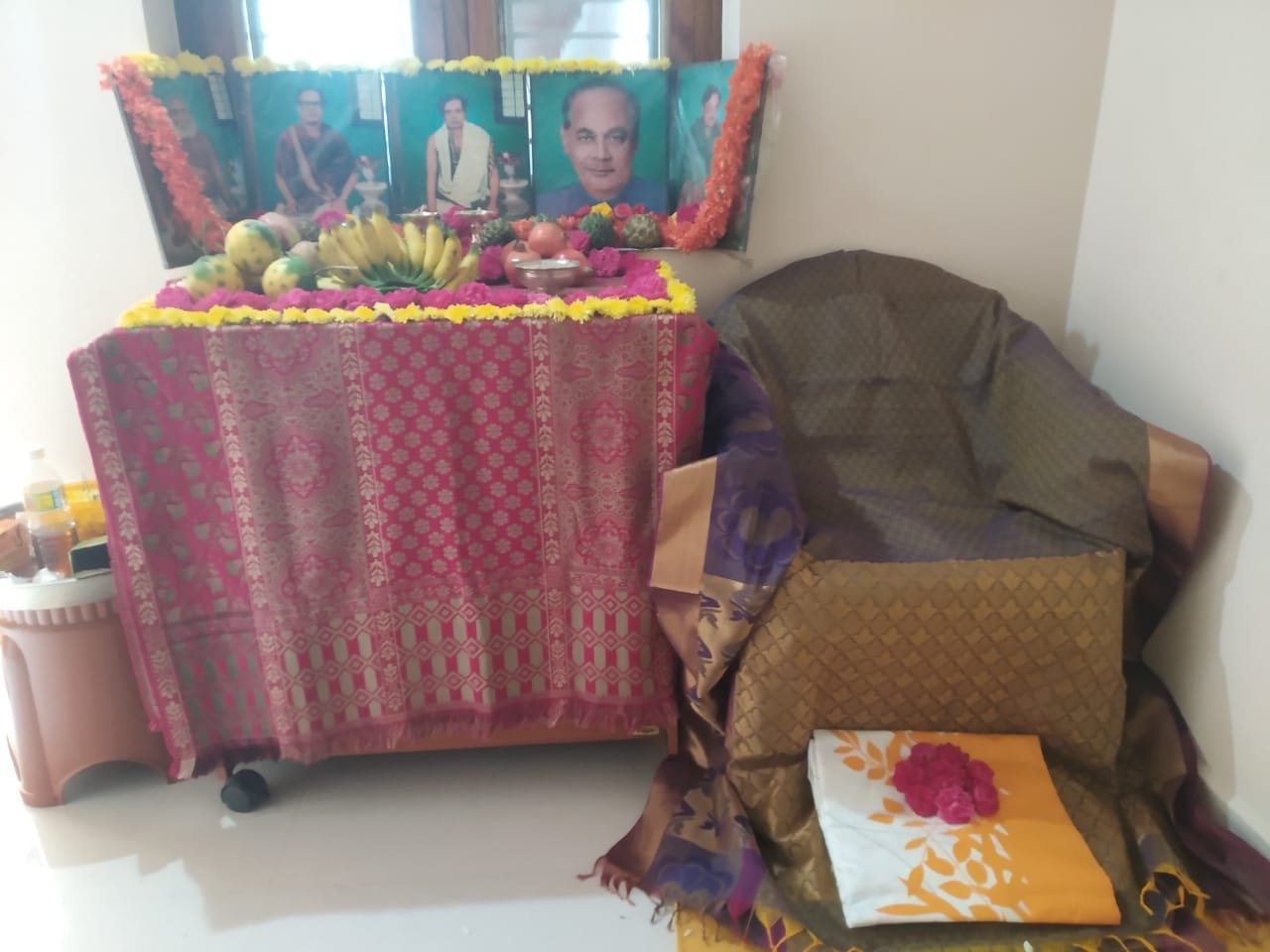 ది.12 సెప్టెంబర్ 2019 తేది గురువారం స్వామి ఆరాధనా కార్యక్రమం తణుకు, సజ్జాపురం గ్రామంలో తాడేపల్లిగూడెం సబ్ట్రజరీ ఆఫీసర్ శ్రీ గారపాటి గోపాలరావు గారు, శ్రీమతి భువనేశ్వరి దంపతుల స్వగృహములో నిర్వహించబడినది