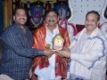 Sathguru presenting Mememto to Nallamili Sesha Reddy (Aditya Group of Educations Chair Person)
