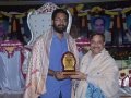 Sathguru Presenting memento to Geetham University Chairman Bharath