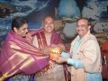 శ్రీ గరిమెళ్ళ వెంకట రమణశాస్త్రి పుణ్య  దంపతులను  సత్కరించి  "తత్వజ్ఞానము" ఆధ్యాత్మిక మాసపత్రికను  బహూకరిస్తున్న  పీఠాధిపతి డా.ఉమర్ ఆలీషా సద్గురువర్యులు.