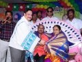 29 జూన్ 2019 శనివారం మధ్యాహ్నం పశ్చిమ గోదావరి జిల్లా పెంటపాడు మండలం అల్లంపురం గ్రామంలో స్థానిక జిల్లా పరిషత్ ఉన్నత పాఠశాలలో ప్రధానోపాధ్యాయులు గా పదవీ విరమణ చేయుచున్న శ్రీ కాసా వీర కోట మారియ్య దంపతులను సన్మానించిన పీఠాధిపతి  డాక్టర్ ఉమర్ అలీషా స్వామి గారు. ఈ కార్యక్రమము లో సభ్యులు మరియు సభ్యేతరులు పాల్గొన్నారు.