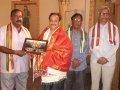 స్వామి వారిని ఆలయ పాలక వర్గ సభ్యులు శాలువా కప్పి సత్కరించి మేమొంటోను బహూకరించారు