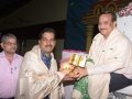 Sathguru Dr.Umar alisha presenting memento to Mr. K.N.Murali Shanakar