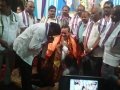 కాకినాడ దిగుమర్తివారి వీధిలో శ్రీ శ్రీ శ్రీ లక్ష్మీ గణపతి ఆలయ కమిటీ వారు 14-9-18 శుక్రవారం రాత్రి శ్రీ విశ్వ విజ్ఞాన విద్యా ఆధ్యాత్మిక పీఠం పీఠాధిపతి డా.ఉమర్ ఆలీషా స్వామి వారిని సన్మానిస్తున్న దృశ్యాలు.
