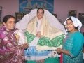 10-11-18 న పశ్చిమ గోదావరి జిల్లా పాలకోడేరు మండలం విస్సాకోడెరు గ్రామంలో స్థానిక శ్రీ విశ్వ విజ్ఞాన విద్యా ఆధ్యాత్మిక పీఠము ఆశ్రమప్రాంగణంలో ఏర్పాటు చేసిన జ్ఞాన చైతన్య సదస్సులో పీఠాధిపతి డా ఉమర్ ఆలీషా స్వామి వారిని సత్కరిస్తున్న కార్యకర్తలు.